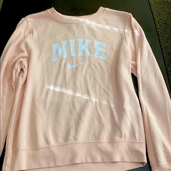 Nike Sweaters - Nike pull over